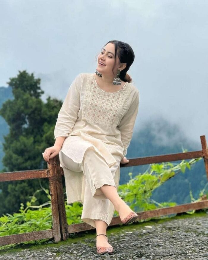 Revolze Women's Cotton Chanderi Print Straight Kurti with Pant - Image 4